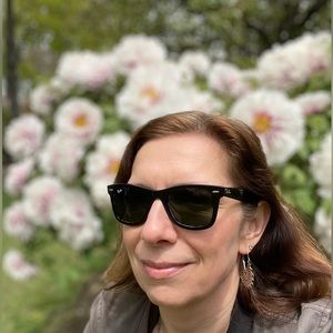 Meet your Posher, Julia